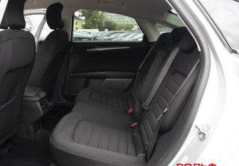 Подержанный автомобиль Ford Mondeo Sedan 2017 года (10 фото)