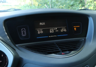 Подержанный автомобиль Subaru Tribeca 2006 года (15 фото)