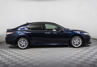 Подержанный автомобиль Toyota Camry Sedan 2018 года (4 фото)