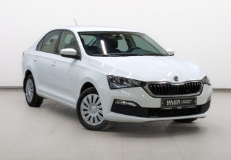 Подержанный автомобиль Skoda Rapid Liftback 2022 года (3 фото)
