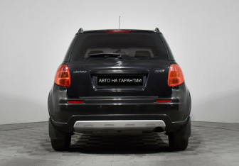 Подержанный автомобиль Suzuki SX4 Hatchback 2011 года (4 фото)
