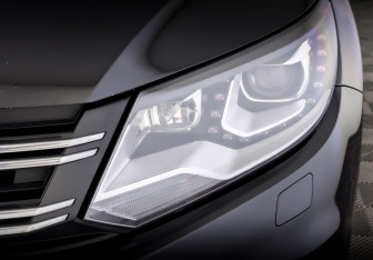 Подержанный автомобиль Volkswagen Tiguan 2015 года (17 фото)