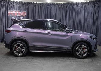 Подержанный автомобиль Geely Coolray 2023 года (4 фото)