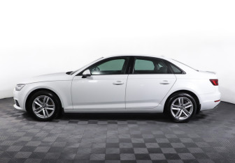 Подержанный автомобиль Audi A4 Sedan 2017 года (8 фото)