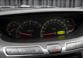 Подержанный автомобиль SsangYong Stavic 2013 года (13 фото)