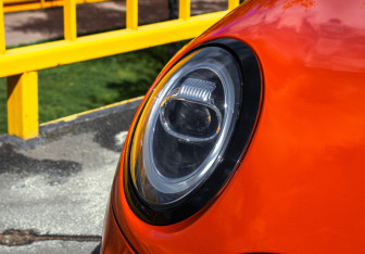 Подержанный автомобиль MINI Hatch 2019 года (15 фото)