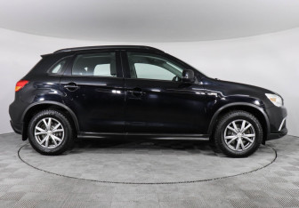 Подержанный автомобиль Mitsubishi ASX 2018 года (4 фото)