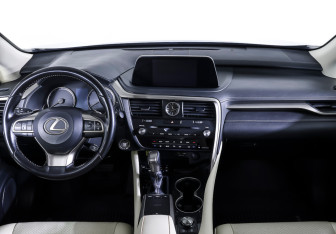 Подержанный автомобиль Lexus RX 2020 года (13 фото)