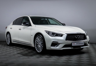 Подержанный автомобиль Infiniti Q50 2022 года (3 фото)