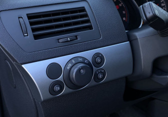 Подержанный автомобиль Opel Astra Hatchback 2014 года (18 фото)