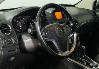 Подержанный автомобиль Opel Antara 2015 года (13 фото)