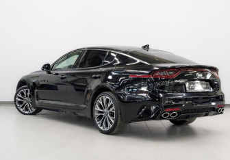 Подержанный автомобиль Kia Stinger 2018 года (7 фото)