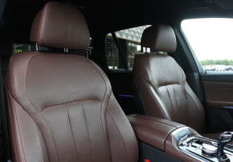 Подержанный автомобиль BMW X5 2019 года (14 фото)