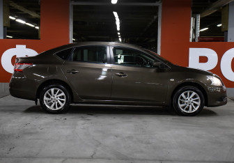 Подержанный автомобиль Nissan Sentra Sedan 2015 года (4 фото)