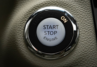 Подержанный автомобиль Infiniti FX 2013 года (18 фото)