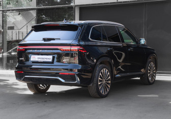 Подержанный автомобиль Geely Monjaro 2025 года (4 фото)