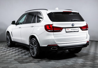 Подержанный автомобиль BMW X5 2016 года (7 фото)