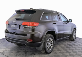 Подержанный автомобиль Jeep Grand Cherokee 2016 года (5 фото)