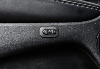 Подержанный автомобиль Jeep Grand Cherokee 2013 года (17 фото)