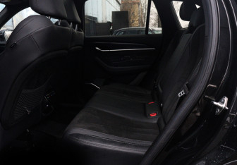 Подержанный автомобиль Geely Monjaro 2024 года (10 фото)