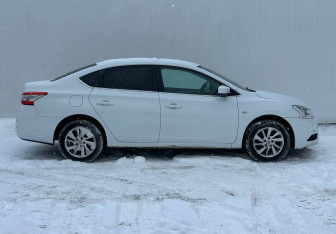 Подержанный автомобиль Nissan Sentra Sedan 2015 года (4 фото)
