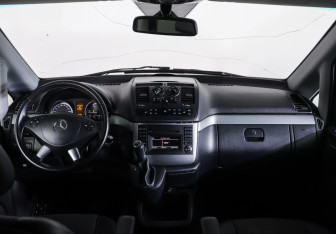 Подержанный автомобиль Mercedes-Benz Viano 2013 года (14 фото)