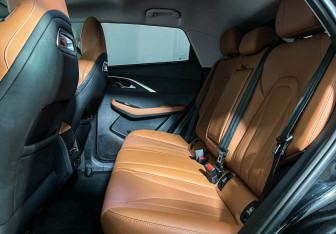 Подержанный автомобиль Omoda C5 2023 года (10 фото)