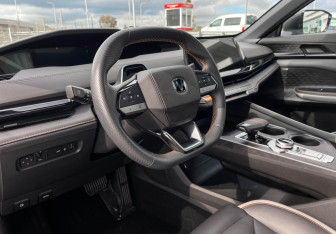 Подержанный автомобиль Changan UNI-V 2023 года (13 фото)