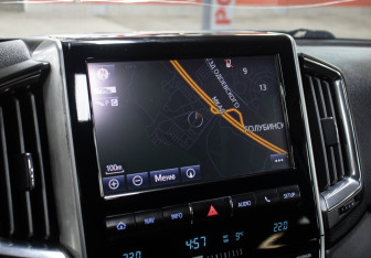 Подержанный автомобиль Toyota Land Cruiser Suv 2016 года (21 фото)