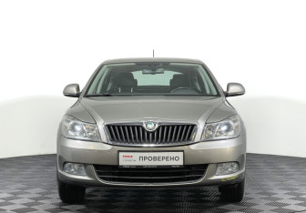 Подержанный автомобиль Skoda Octavia Liftback 2011 года (2 фото)