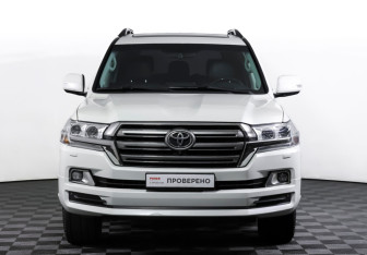 Подержанный автомобиль Toyota Land Cruiser Suv 2015 года (2 фото)