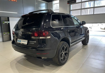 Подержанный автомобиль Volkswagen Touareg 2007 года (4 фото)