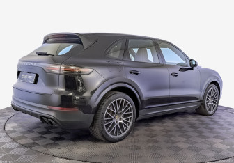 Подержанный автомобиль Porsche Cayenne 2020 года (5 фото)
