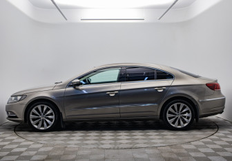 Подержанный автомобиль Volkswagen Passat CC 2013 года (2 фото)