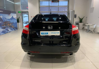 Подержанный автомобиль Honda Crosstour 2012 года (5 фото)