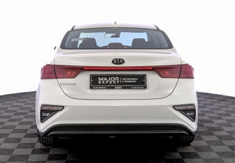 Подержанный автомобиль Kia Cerato Sedan 2019 года (6 фото)
