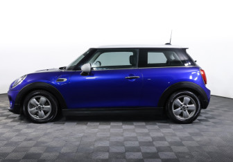 Подержанный автомобиль MINI Hatch 2018 года (8 фото)
