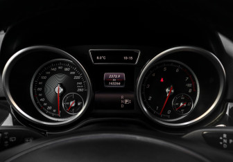 Подержанный автомобиль Mercedes-Benz GLE 2016 года (28 фото)