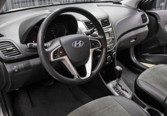 Подержанный автомобиль Hyundai Solaris Sedan 2012 года (15 фото)