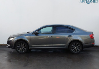 Подержанный автомобиль Skoda Octavia Liftback 2015 года (8 фото)