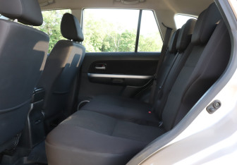 Подержанный автомобиль Suzuki Grand Vitara 2011 года (10 фото)