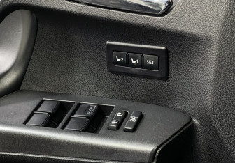 Подержанный автомобиль Toyota RAV4 2018 года (15 фото)