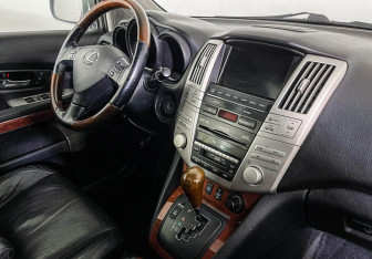 Подержанный автомобиль Lexus RX 2008 года (9 фото)