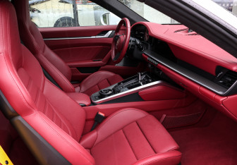 Подержанный автомобиль Porsche 911 Coupe 2023 года (11 фото)