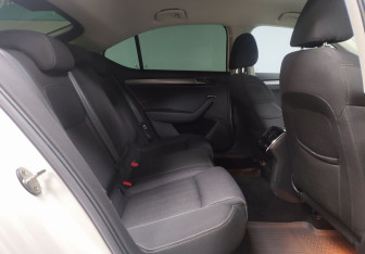 Подержанный автомобиль Skoda Superb Liftback 2019 года (11 фото)