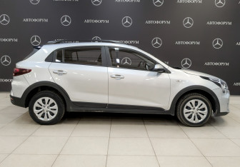 Подержанный автомобиль Kia Rio Hatchback 2021 года (4 фото)