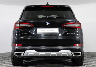 Подержанный автомобиль BMW X5 2019 года (4 фото)