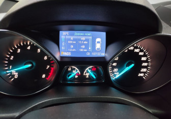 Подержанный автомобиль Ford Kuga 2013 года (16 фото)