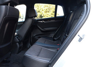 Подержанный автомобиль BMW X4 2015 года (10 фото)