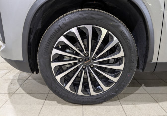 Подержанный автомобиль Exeed TXL 2023 года (12 фото)